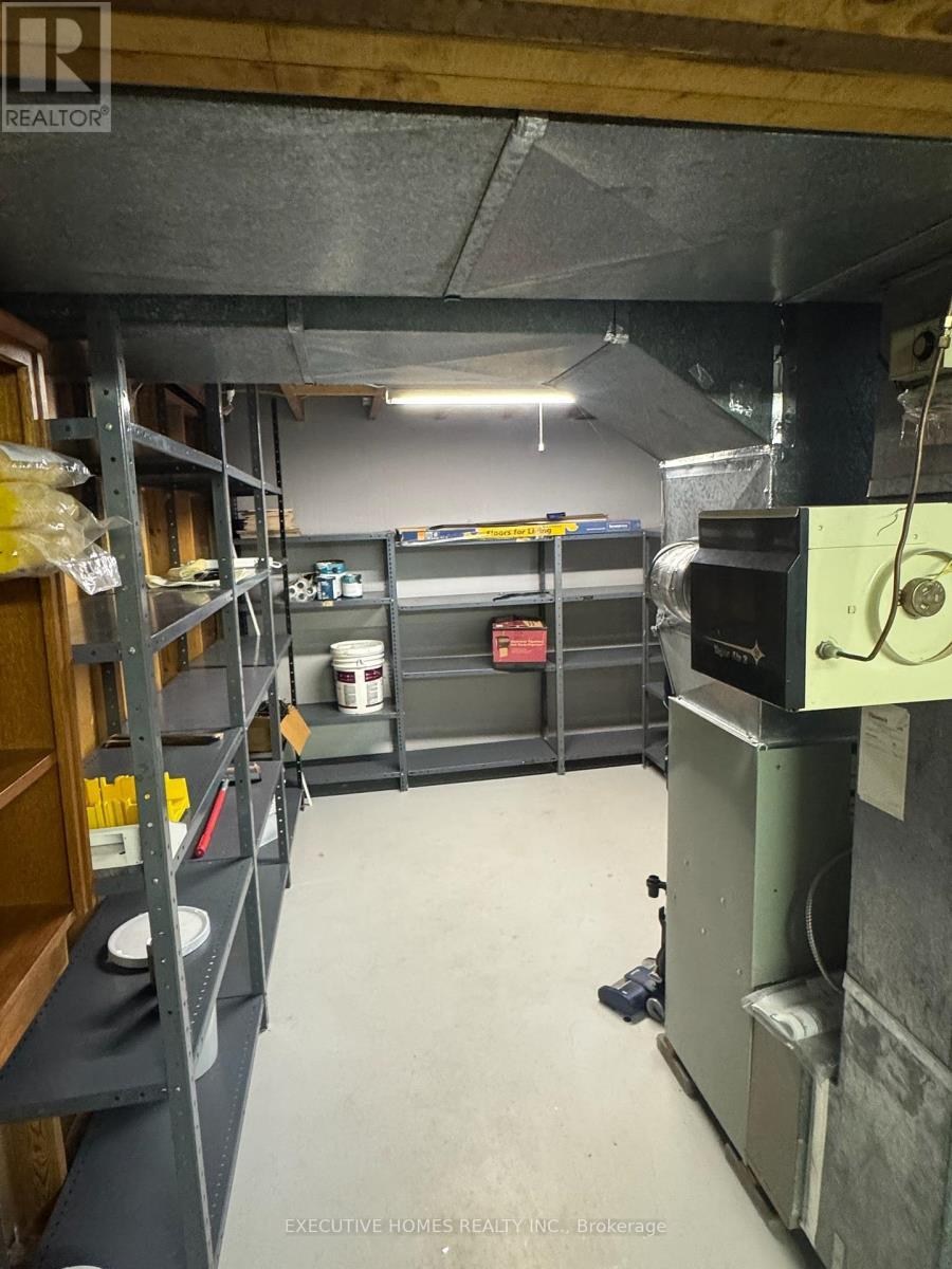 336 Kingsway Avenue, Thunder Bay, ON - Indoor Photo Showing Garage