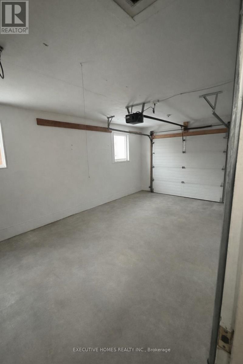 336 Kingsway Avenue, Thunder Bay, ON - Indoor Photo Showing Garage