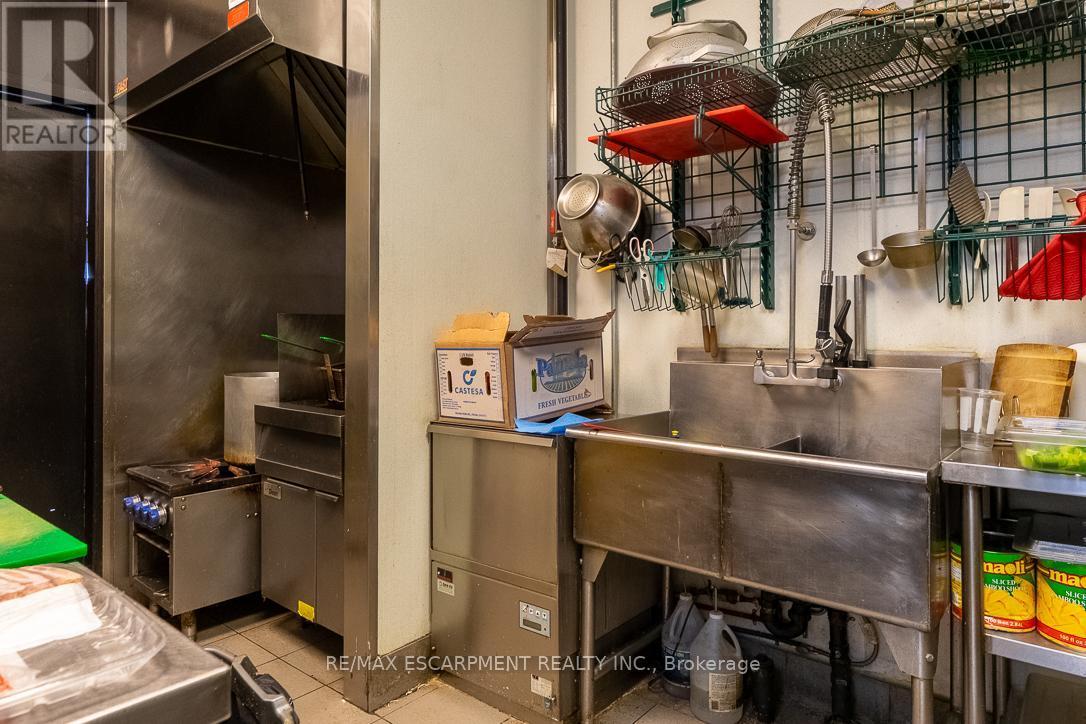 3 - 300 Fourth Avenue, St. Catharines, ON