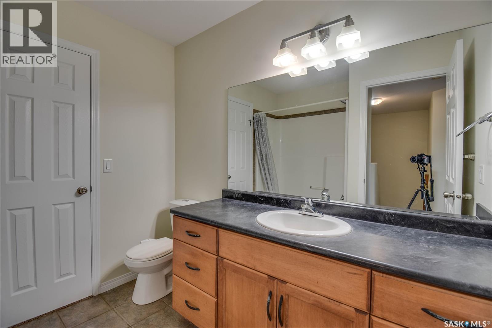 120 115Th Street W, Saskatoon, SK - Indoor Photo Showing Bathroom