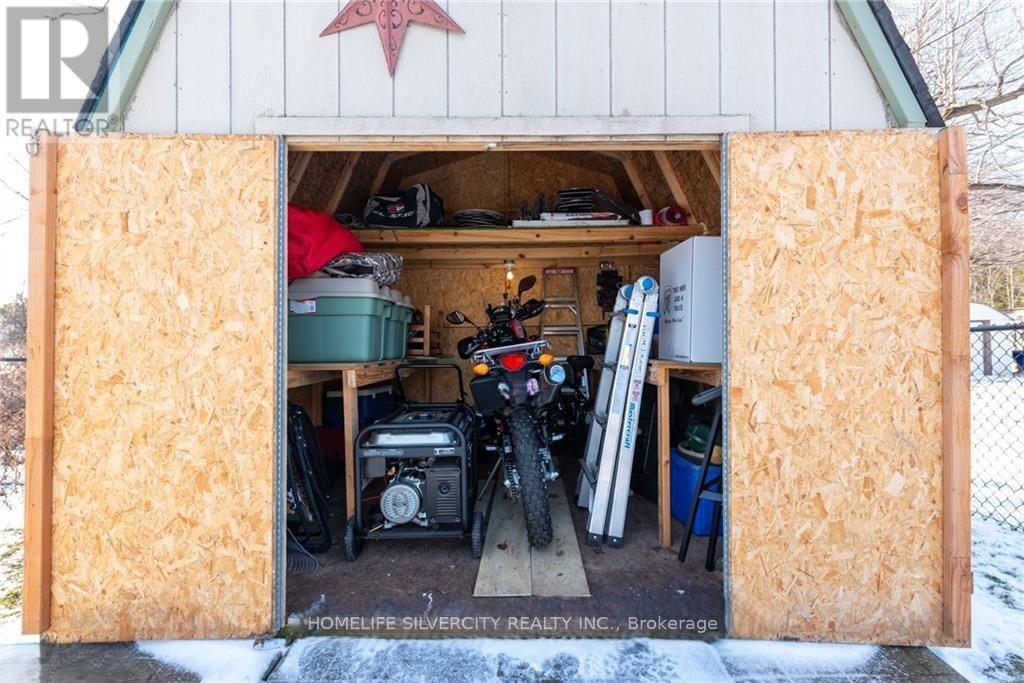 141 Athabaska Road, Barrie, ON - Outdoor With Exterior