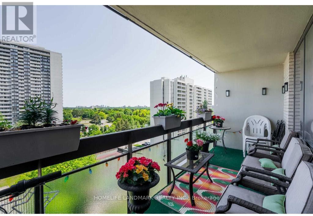 # 1402 - 177 Linus Road, Toronto, ON - Outdoor With Balcony With Exterior