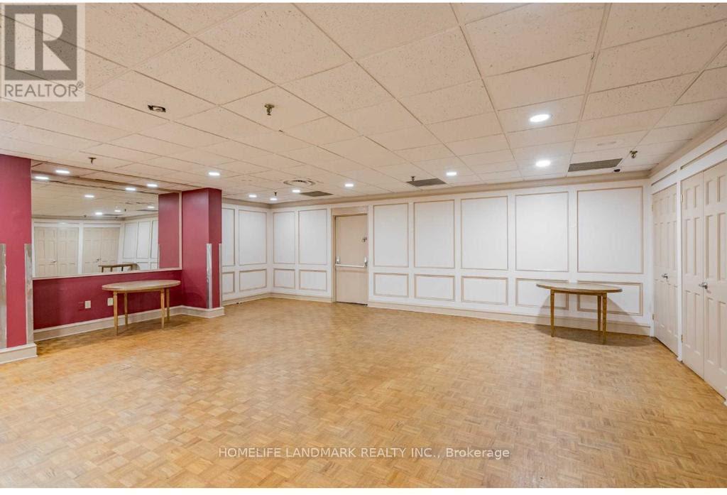 # 1402 - 177 Linus Road, Toronto, ON - Indoor