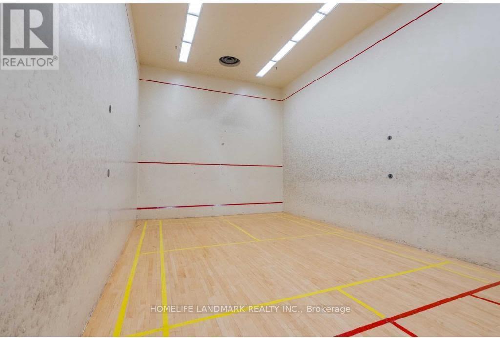 # 1402 - 177 Linus Road, Toronto, ON - Indoor Photo Showing Other Room