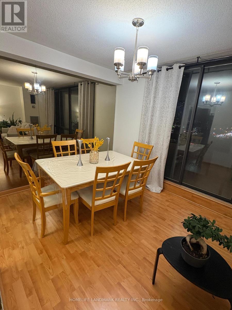 # 1402 - 177 Linus Road, Toronto, ON - Indoor Photo Showing Dining Room