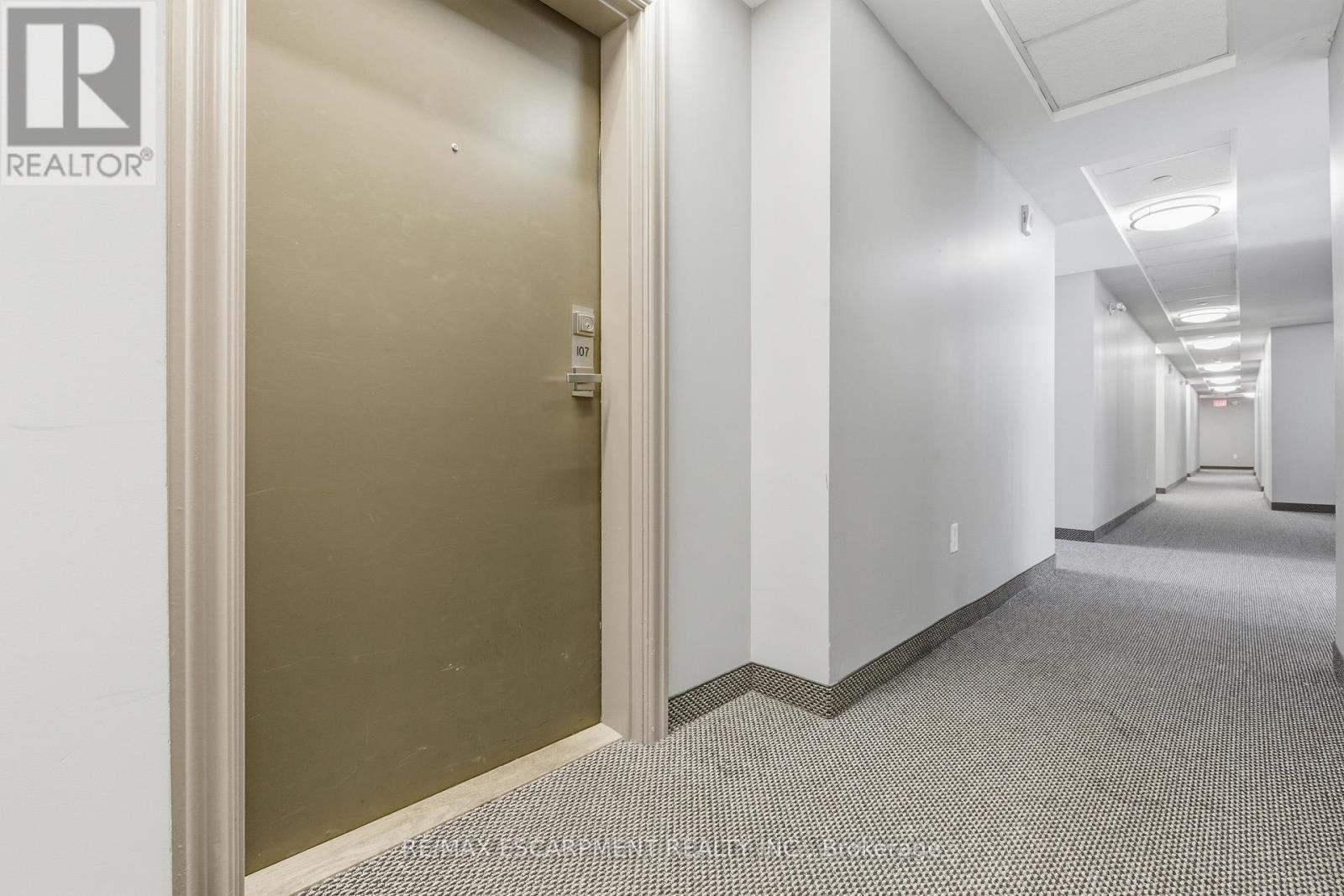 Unit 107 - 107 - 1045 Nadalin Heights, Milton, ON - Indoor Photo Showing Other Room