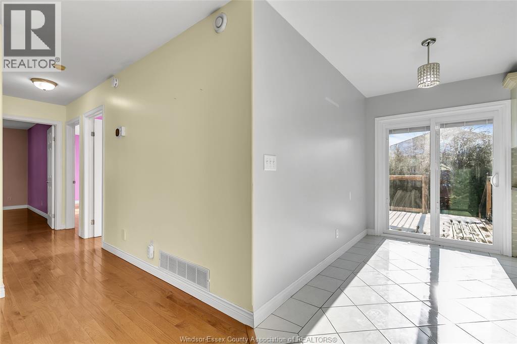 4305 Golfcourse Crescent, Windsor, ON - Indoor Photo Showing Other Room