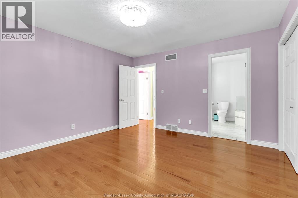 4305 Golfcourse Crescent, Windsor, ON - Indoor Photo Showing Other Room