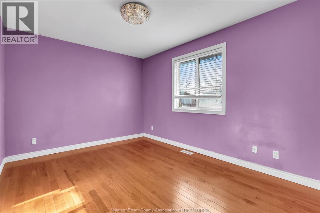 4305 Golfcourse Crescent, Windsor, ON - Indoor Photo Showing Other Room