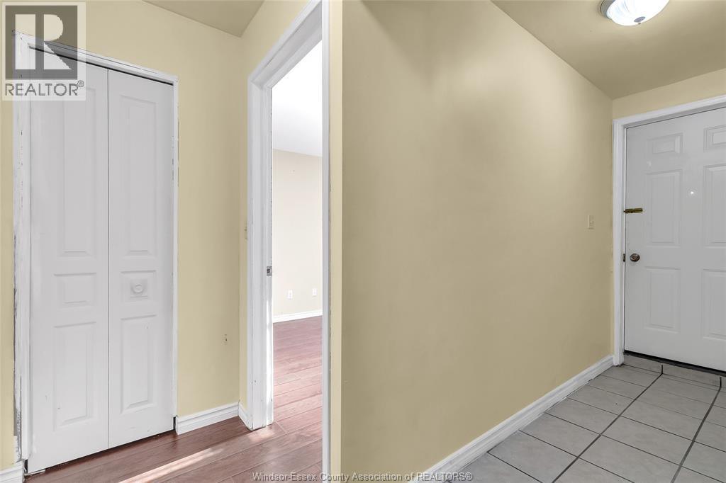 4305 Golfcourse Crescent, Windsor, ON - Indoor Photo Showing Other Room