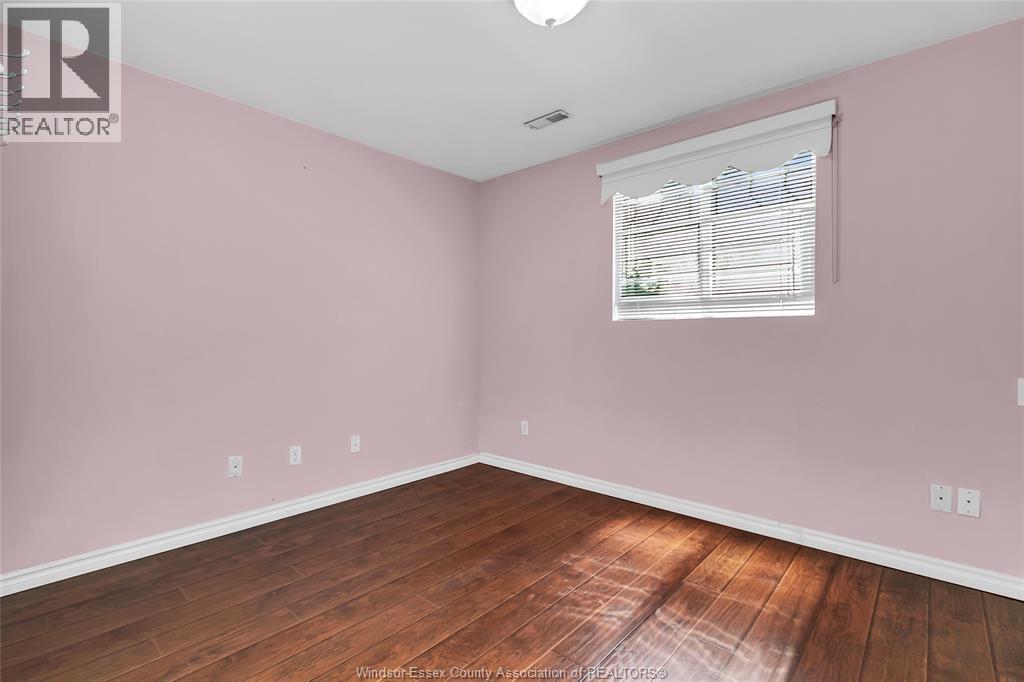 4305 Golfcourse Crescent, Windsor, ON - Indoor Photo Showing Other Room