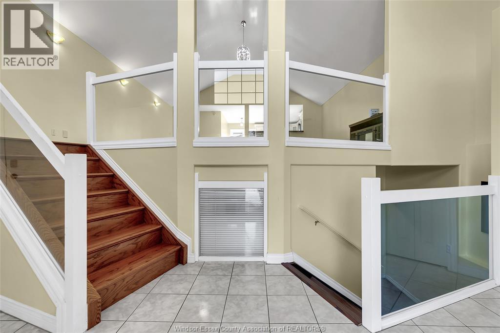 4305 Golfcourse Crescent, Windsor, ON - Indoor Photo Showing Other Room