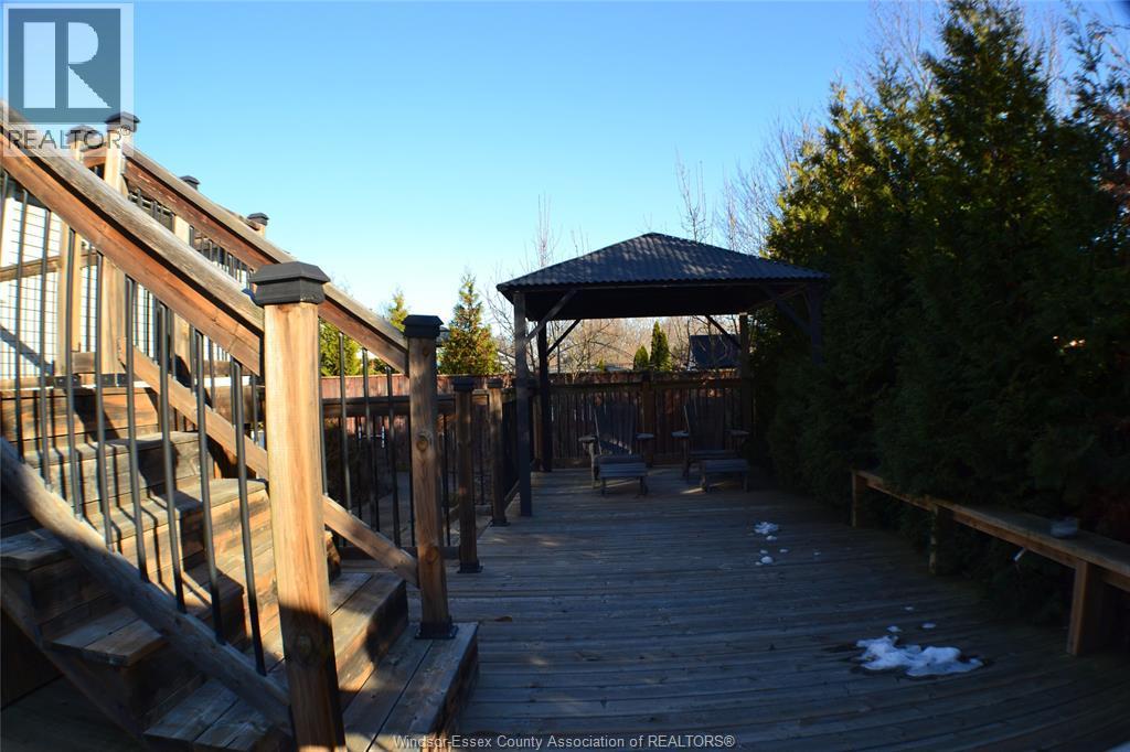 4305 Golfcourse Crescent, Windsor, ON - Outdoor