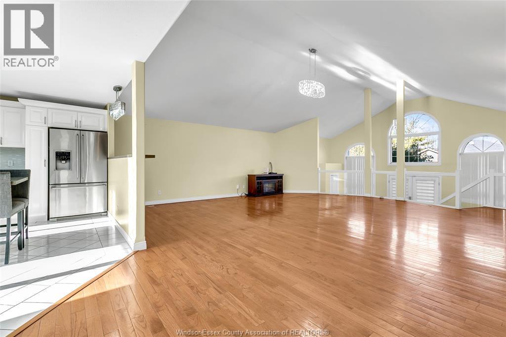 4305 Golfcourse Crescent, Windsor, ON - Indoor
