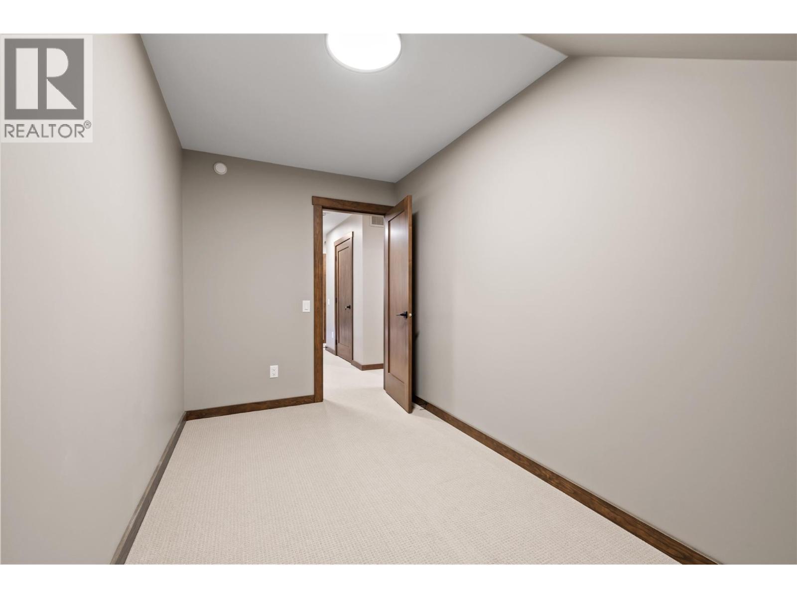 255 Feathertop Way Unit# 88, Big White, BC - Indoor Photo Showing Other Room