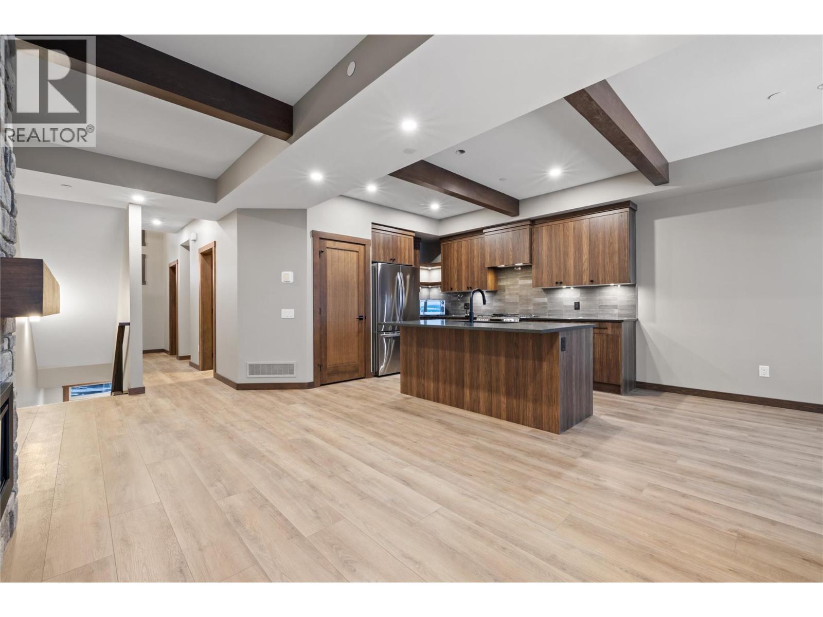 255 Feathertop Way Unit# 88, Big White, BC - Indoor Photo Showing Kitchen
