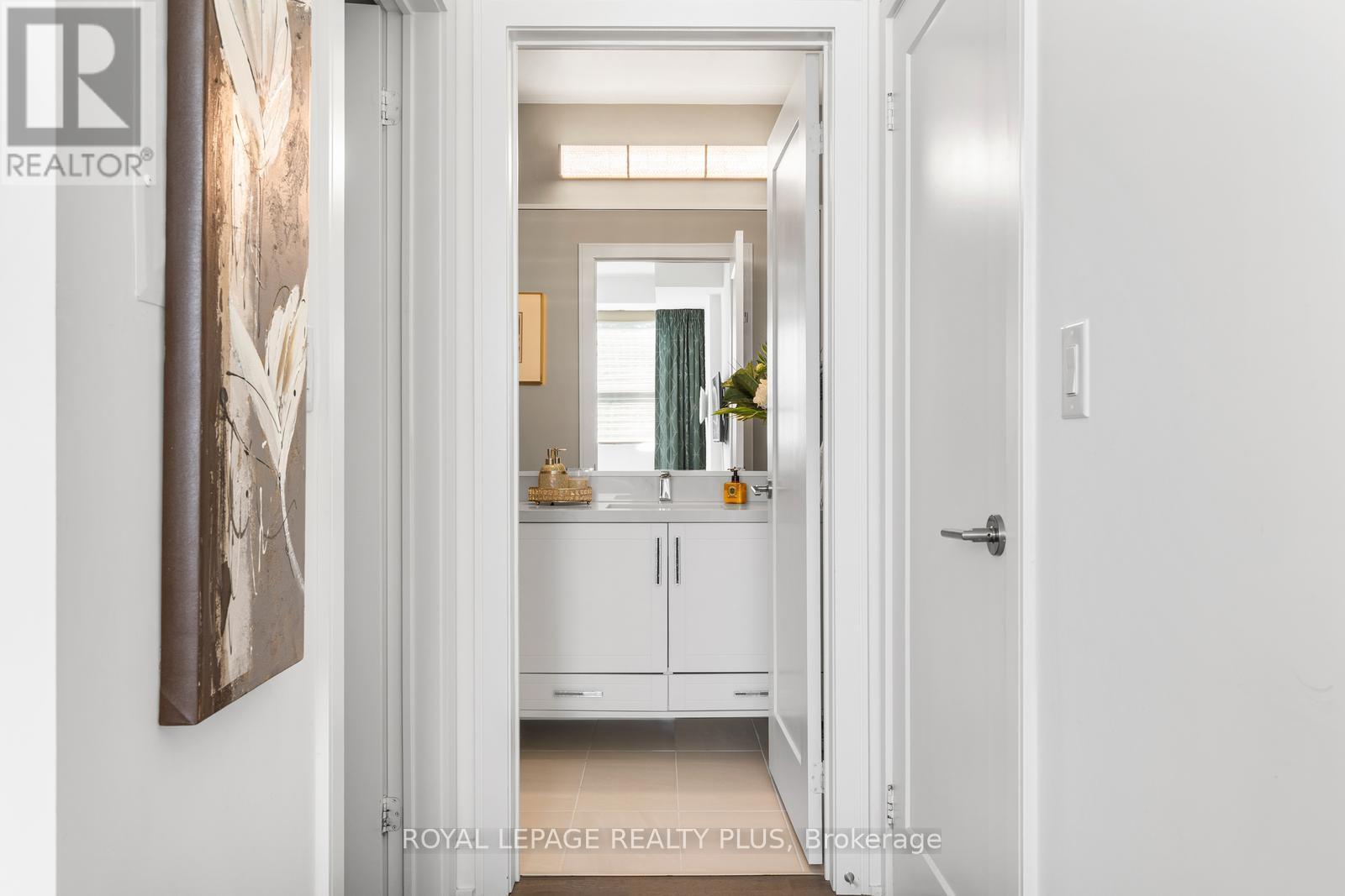 327 - 1575 Lakeshore Road W, Mississauga, ON - Indoor Photo Showing Other Room