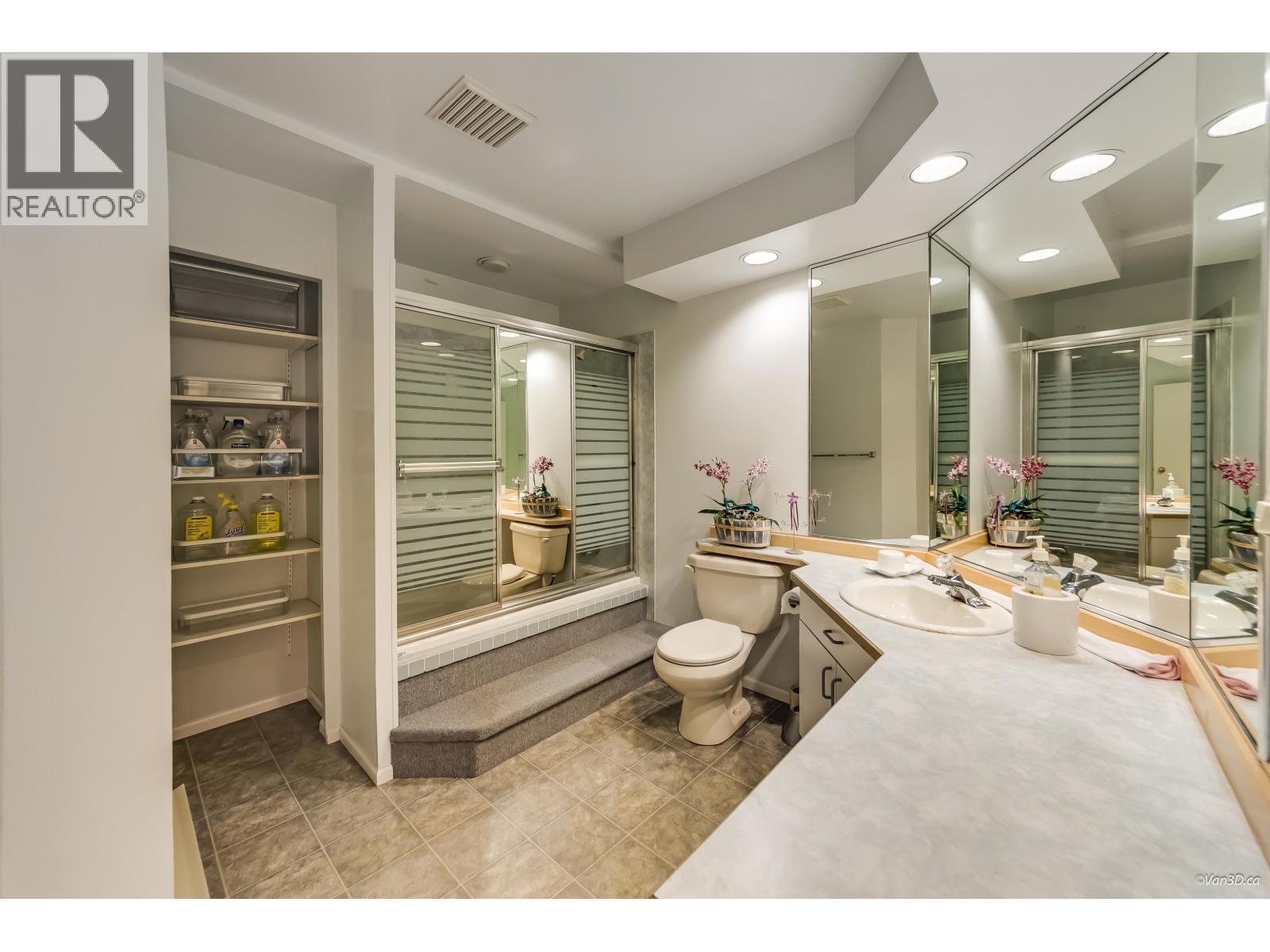 1207 Durant Drive, Coquitlam, BC - Indoor Photo Showing Bathroom