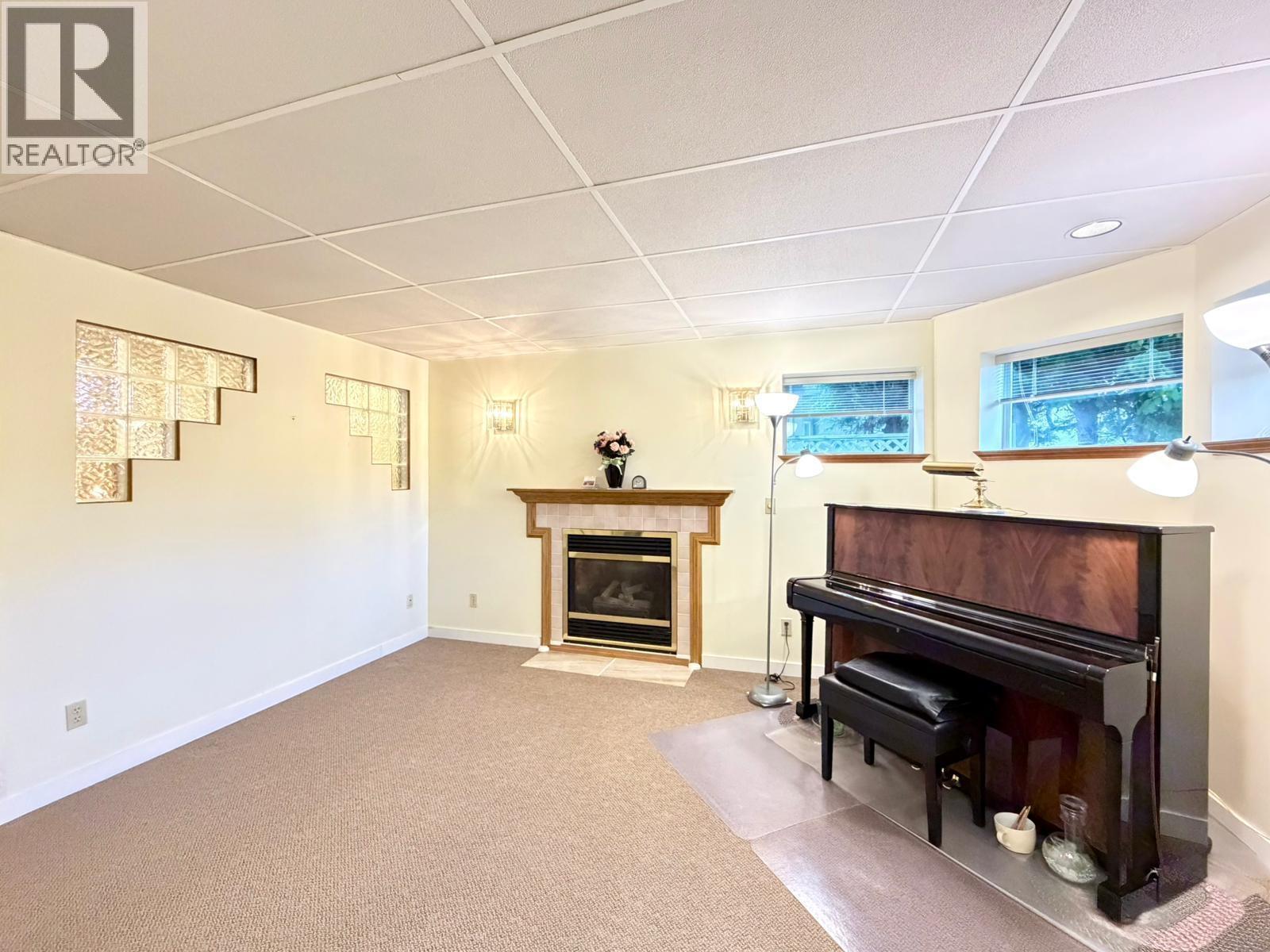 1207 Durant Drive, Coquitlam, BC - Indoor With Fireplace