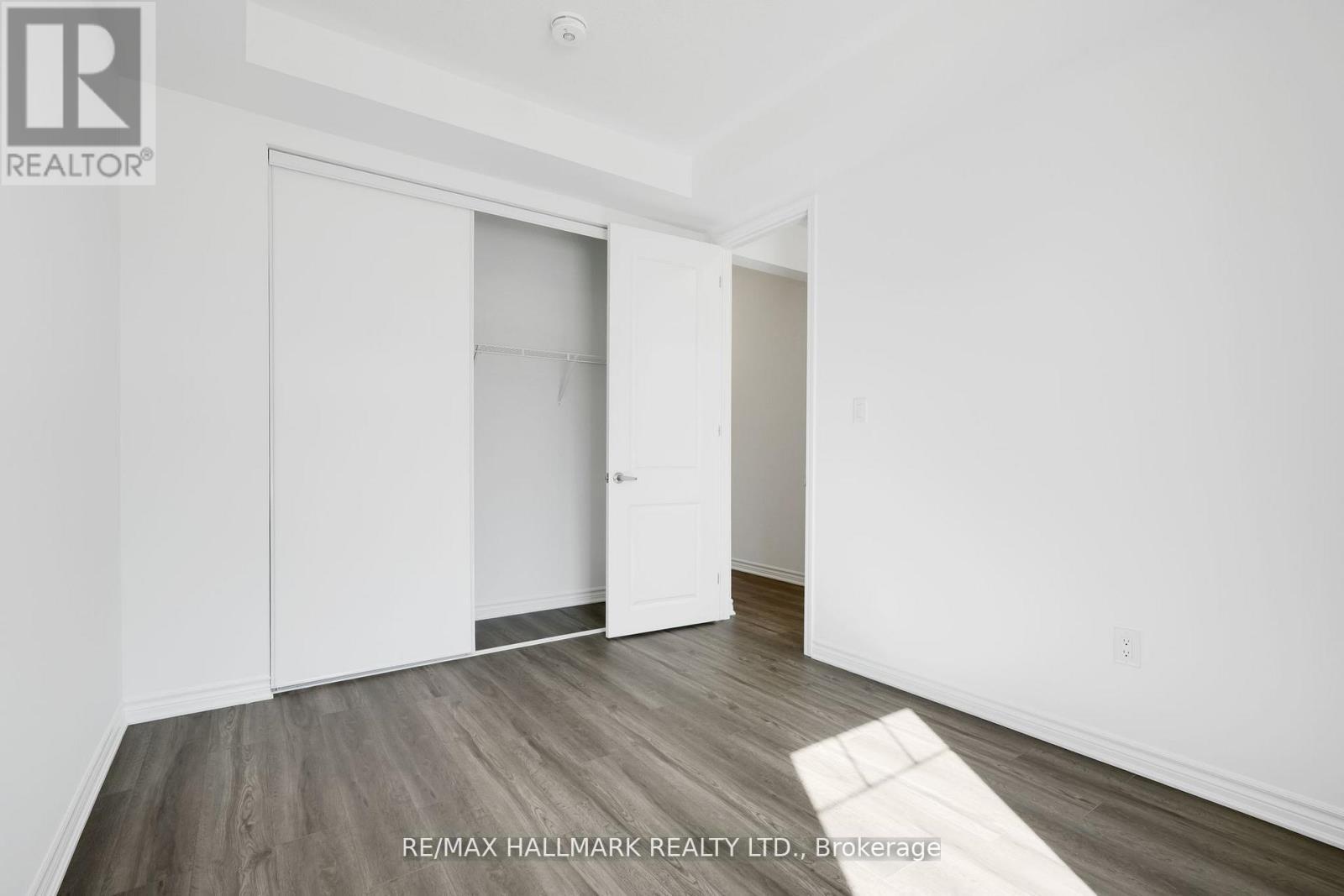 700 Sargeant Place, Innisfil, ON - Indoor Photo Showing Other Room