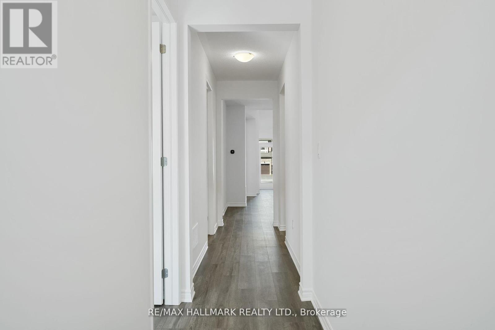 700 Sargeant Place, Innisfil, ON - Indoor Photo Showing Other Room