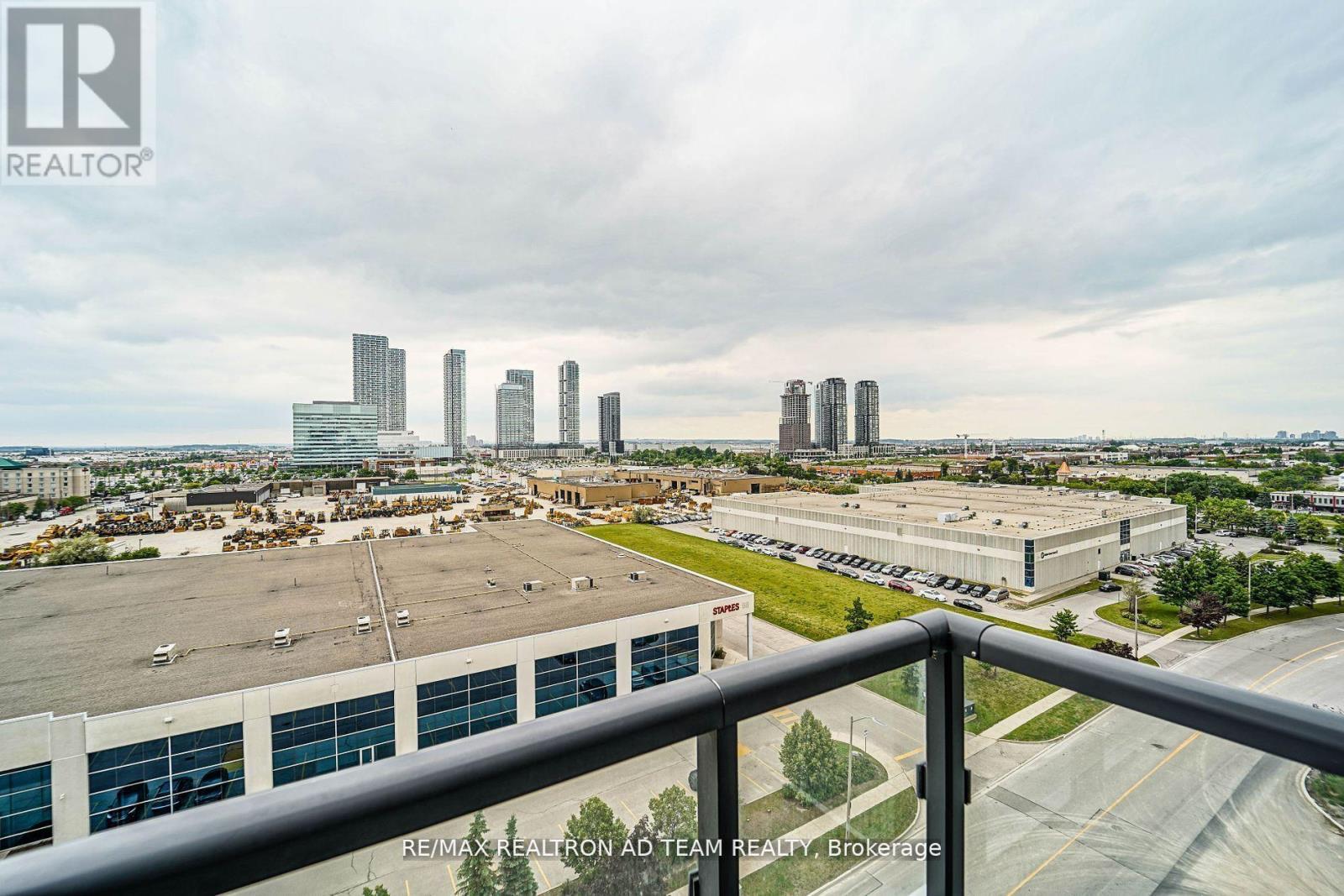1017 - 38 Honeycrisp Crescent, Vaughan, ON - Outdoor With Balcony With View