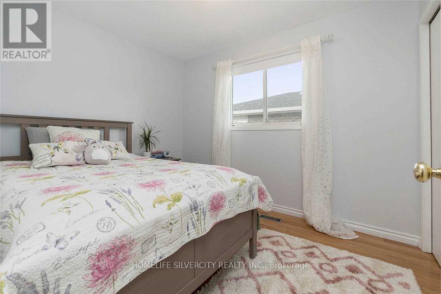 1632 Lewes Way, Mississauga, ON - Indoor Photo Showing Bedroom