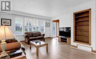 36 Kimbark Drive, Brampton, ON - Indoor Photo Showing Living Room
