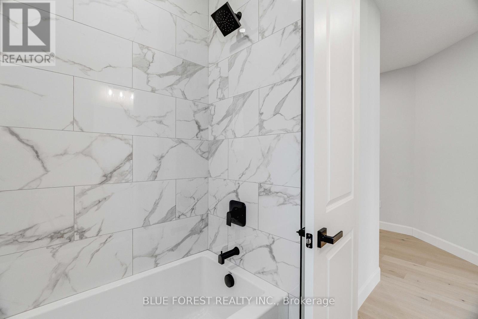303 Nancy Street, Dutton/Dunwich, ON - Indoor Photo Showing Bathroom