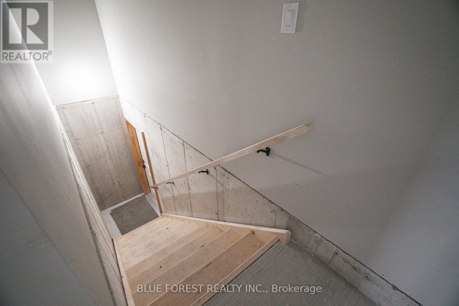 303 Nancy Street, Dutton/Dunwich, ON - Indoor Photo Showing Other Room