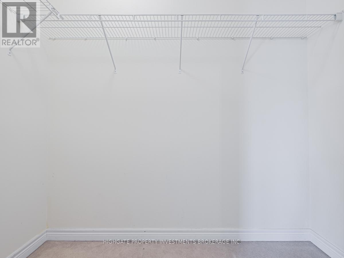 4399 Trail Blazer Way, Mississauga, ON - Indoor With Storage