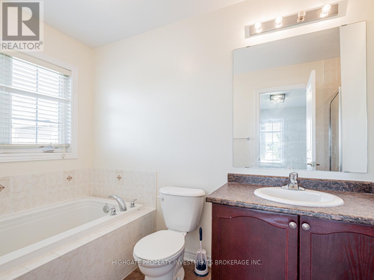 4399 Trail Blazer Way, Mississauga, ON - Indoor Photo Showing Bathroom