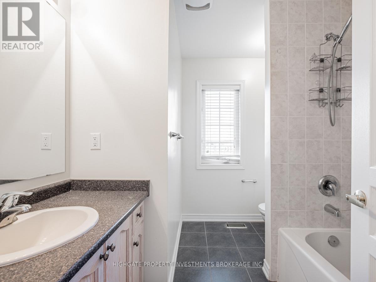 4399 Trail Blazer Way, Mississauga, ON - Indoor Photo Showing Bathroom
