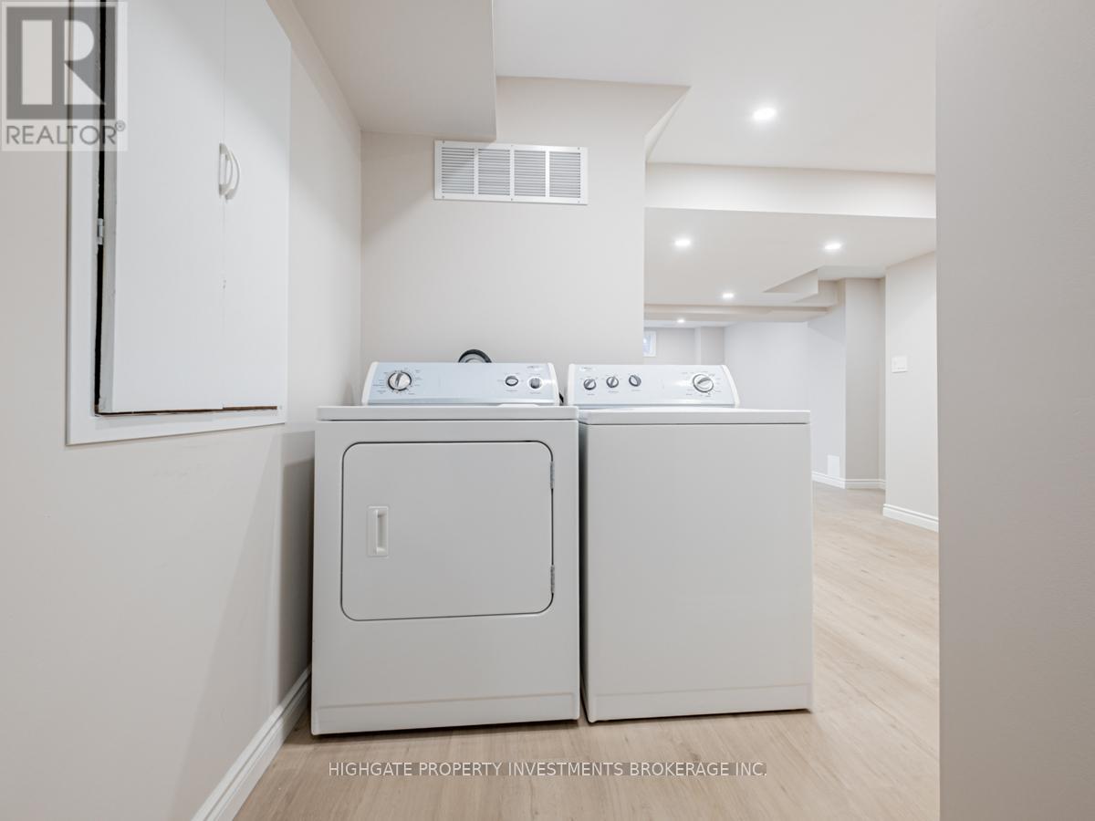 4399 Trail Blazer Way, Mississauga, ON - Indoor Photo Showing Laundry Room