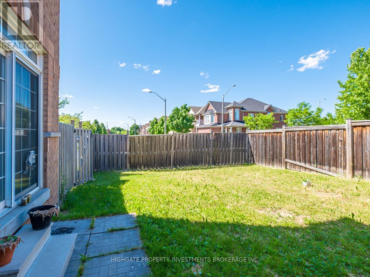 4399 Trail Blazer Way, Mississauga, ON - Outdoor