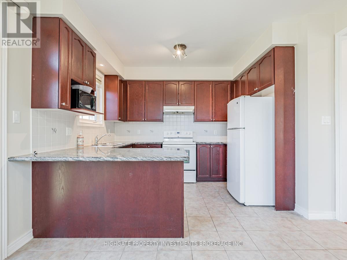 4399 Trail Blazer Way, Mississauga, ON - Indoor Photo Showing Kitchen With Double Sink