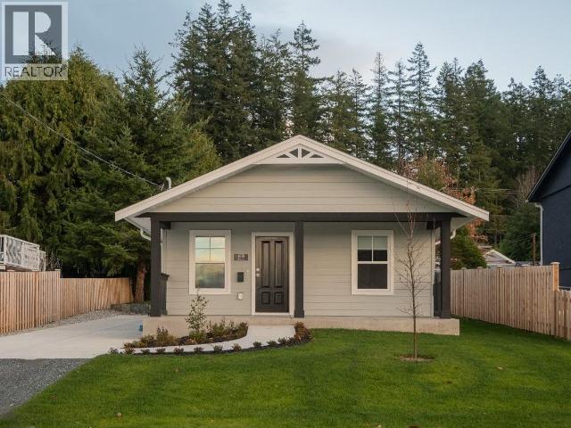 4678 Cook Ave, Powell River, BC - Outdoor