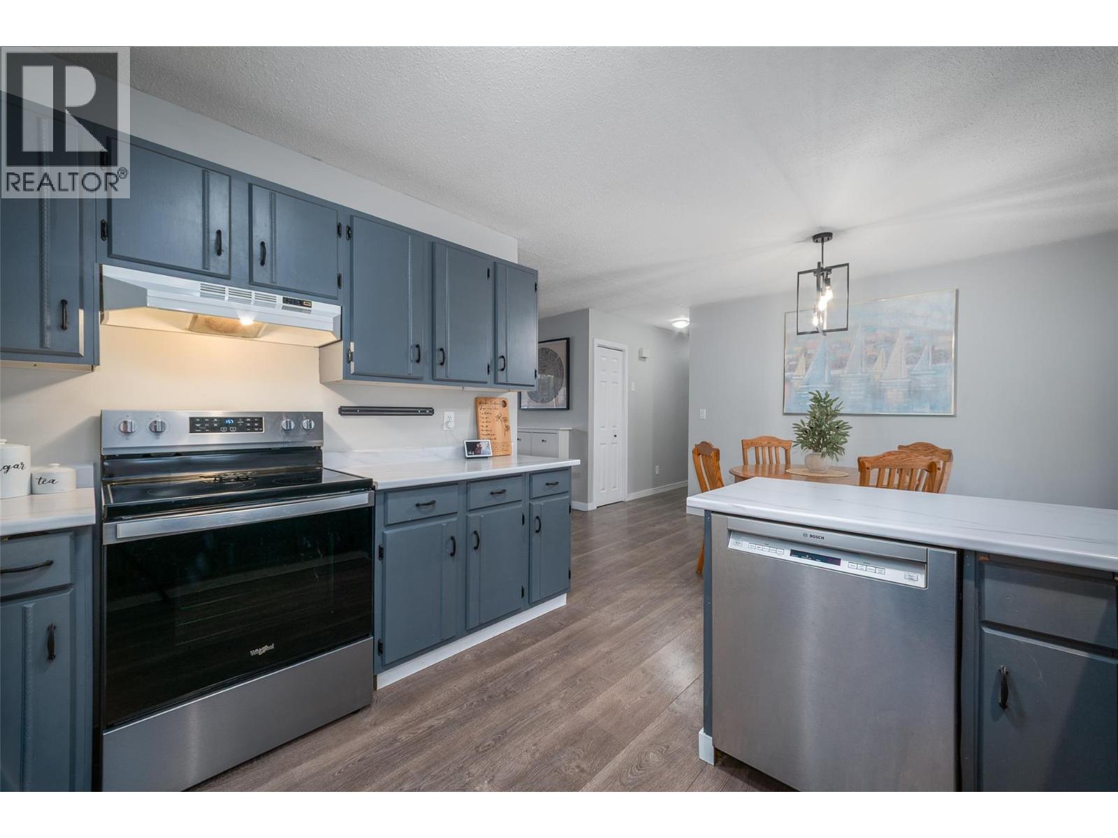 4840 Scotty Creek Road, Kelowna, BC - Indoor Photo Showing Kitchen
