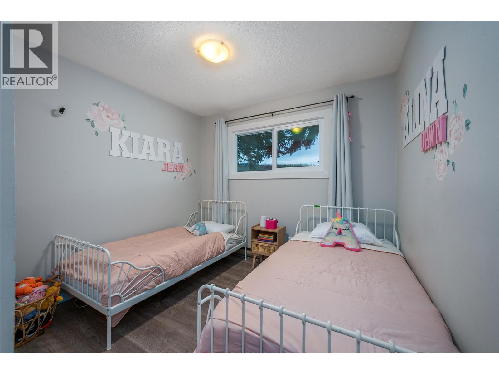 4840 Scotty Creek Road, Kelowna, BC - Indoor Photo Showing Bedroom