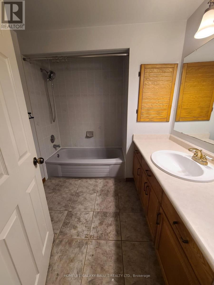 3 Cora Drive, Kitchener, ON - Indoor Photo Showing Bathroom
