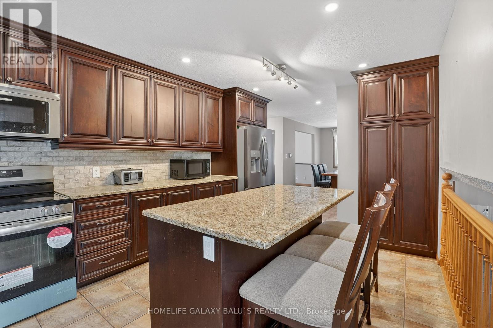 3 Cora Drive, Kitchener, ON - Indoor Photo Showing Kitchen With Upgraded Kitchen