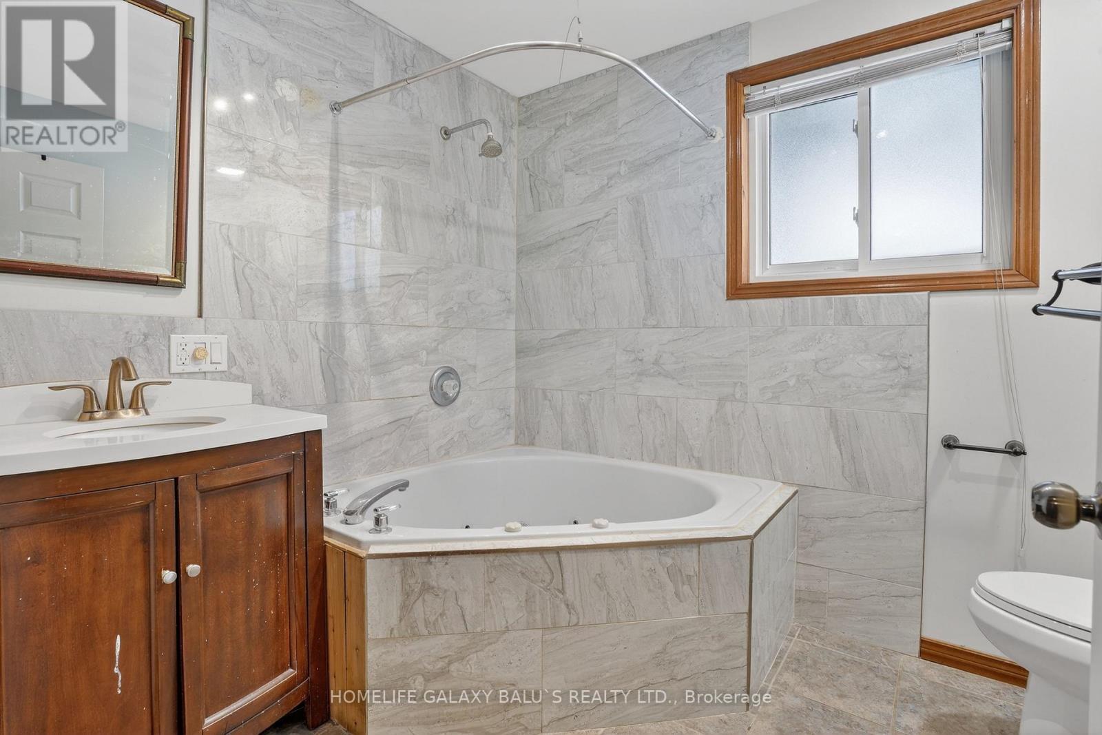 3 Cora Drive, Kitchener, ON - Indoor Photo Showing Bathroom
