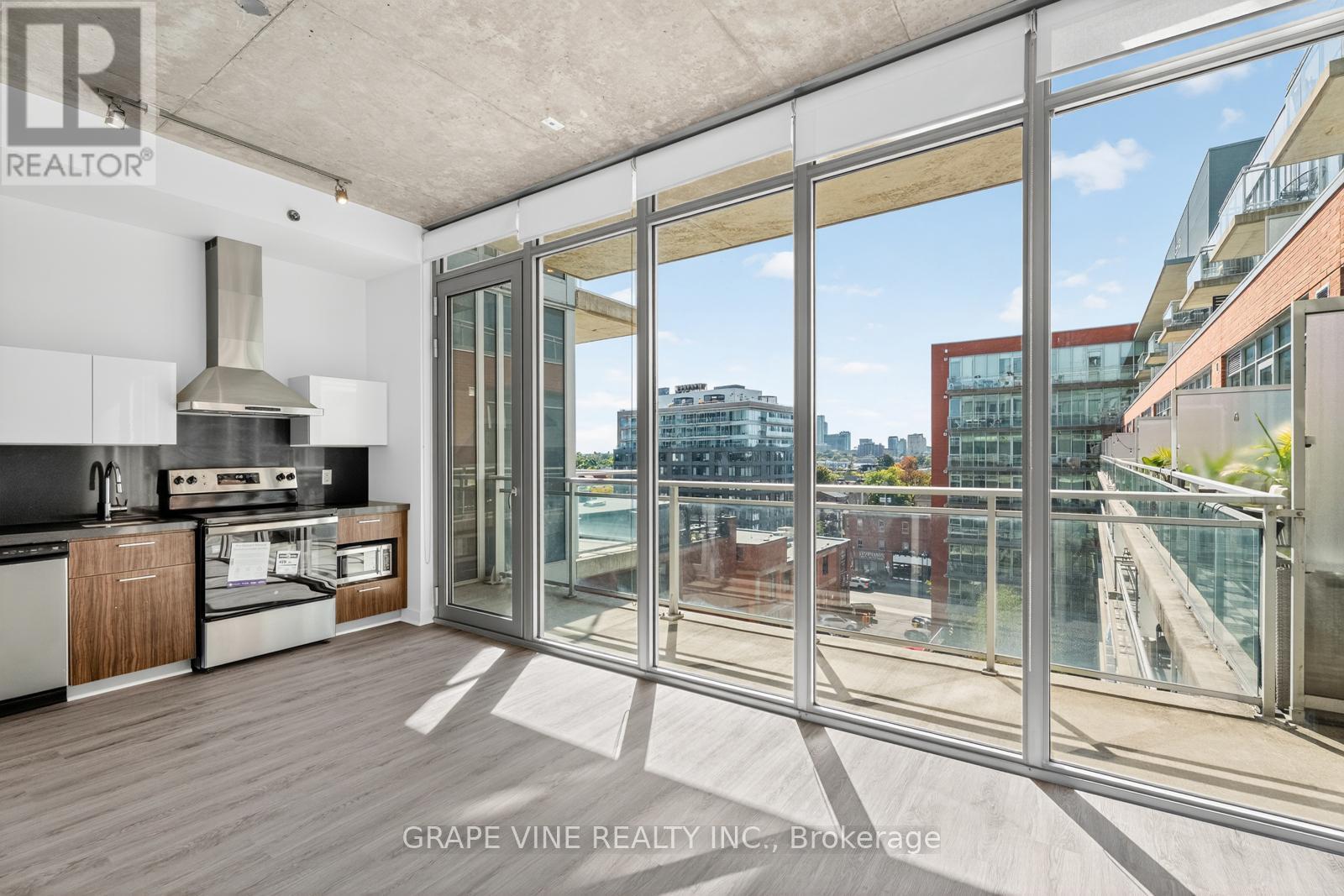 750 - 340 Mcleod Street, Ottawa, ON - Indoor Photo Showing Other Room