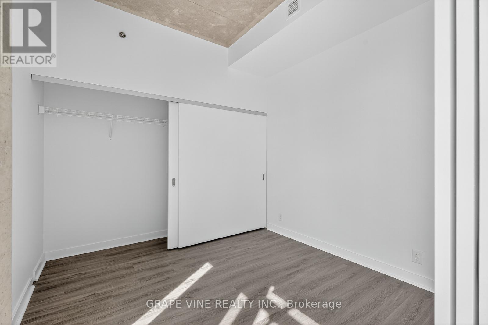 750 - 340 Mcleod Street, Ottawa, ON - Indoor Photo Showing Other Room