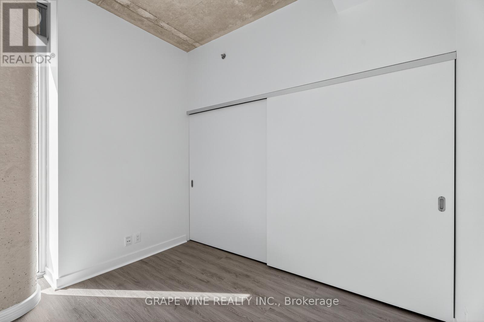 750 - 340 Mcleod Street, Ottawa, ON - Indoor Photo Showing Other Room