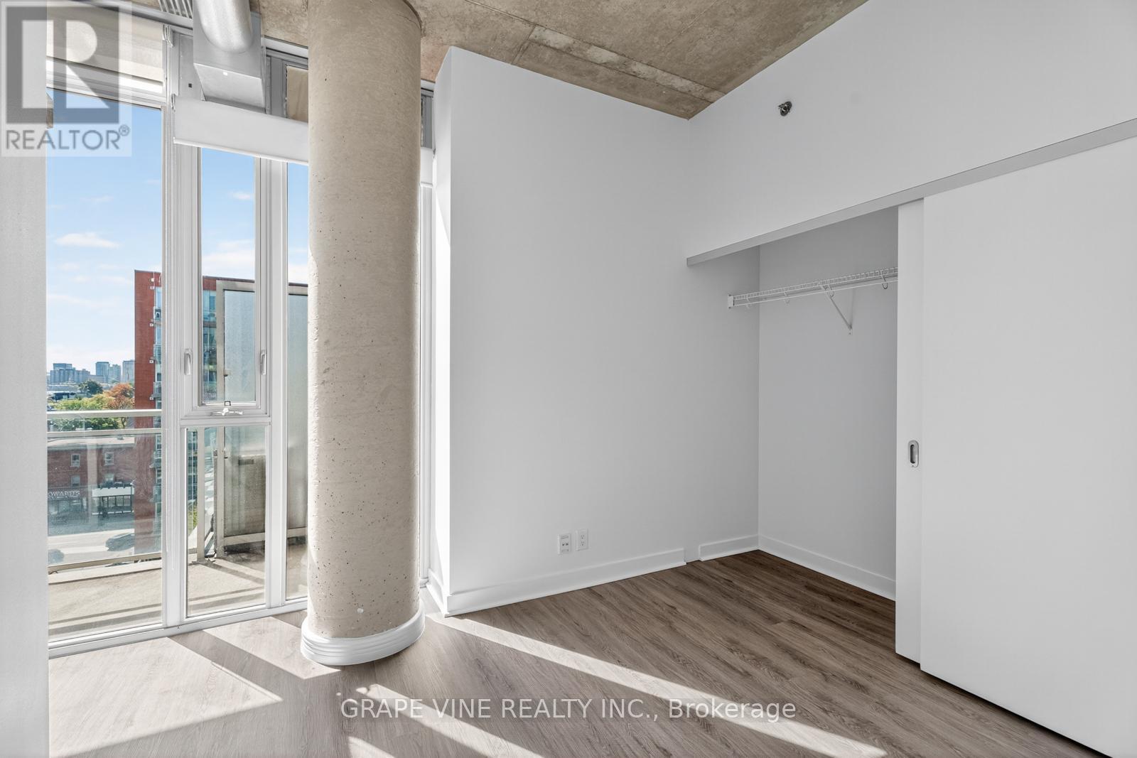 750 - 340 Mcleod Street, Ottawa, ON - Indoor Photo Showing Other Room