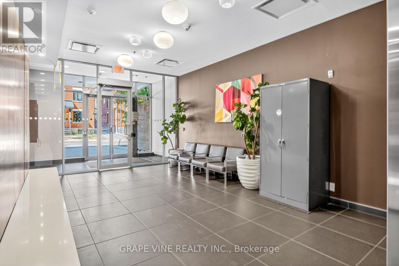 750 - 340 Mcleod Street, Ottawa, ON - Indoor Photo Showing Other Room