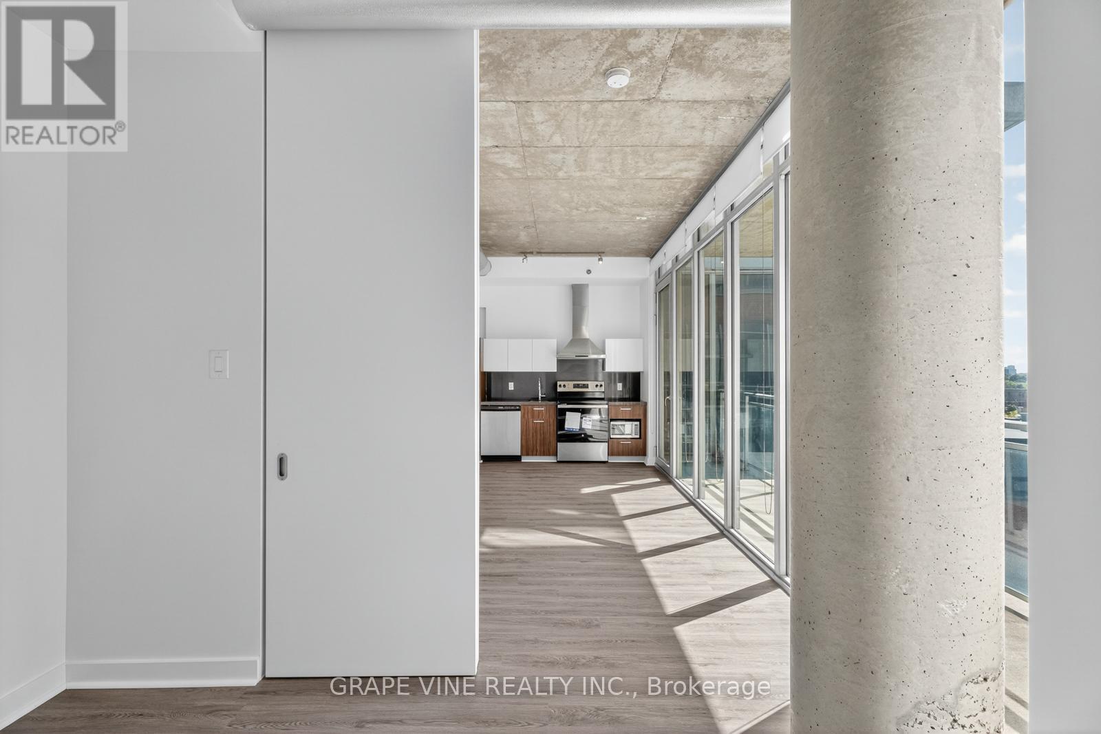 750 - 340 Mcleod Street, Ottawa, ON - Photo Showing Other Room