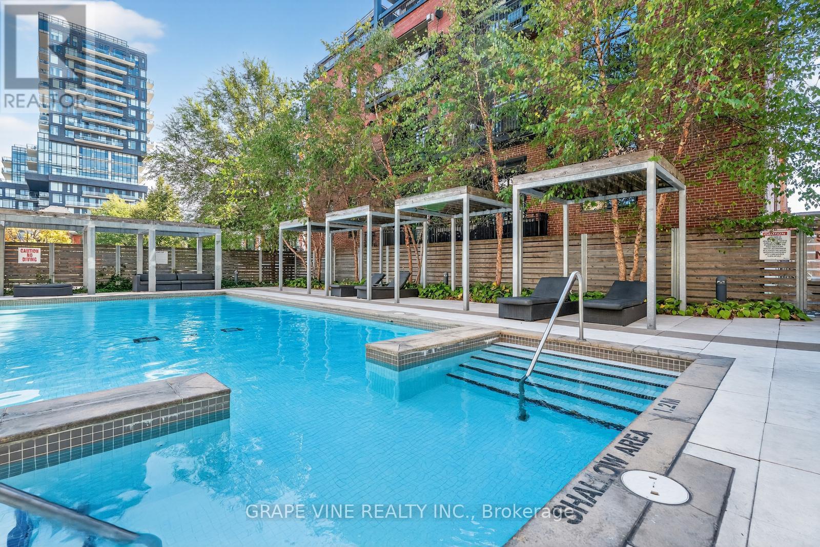 750 - 340 Mcleod Street, Ottawa, ON - Outdoor With In Ground Pool With Backyard