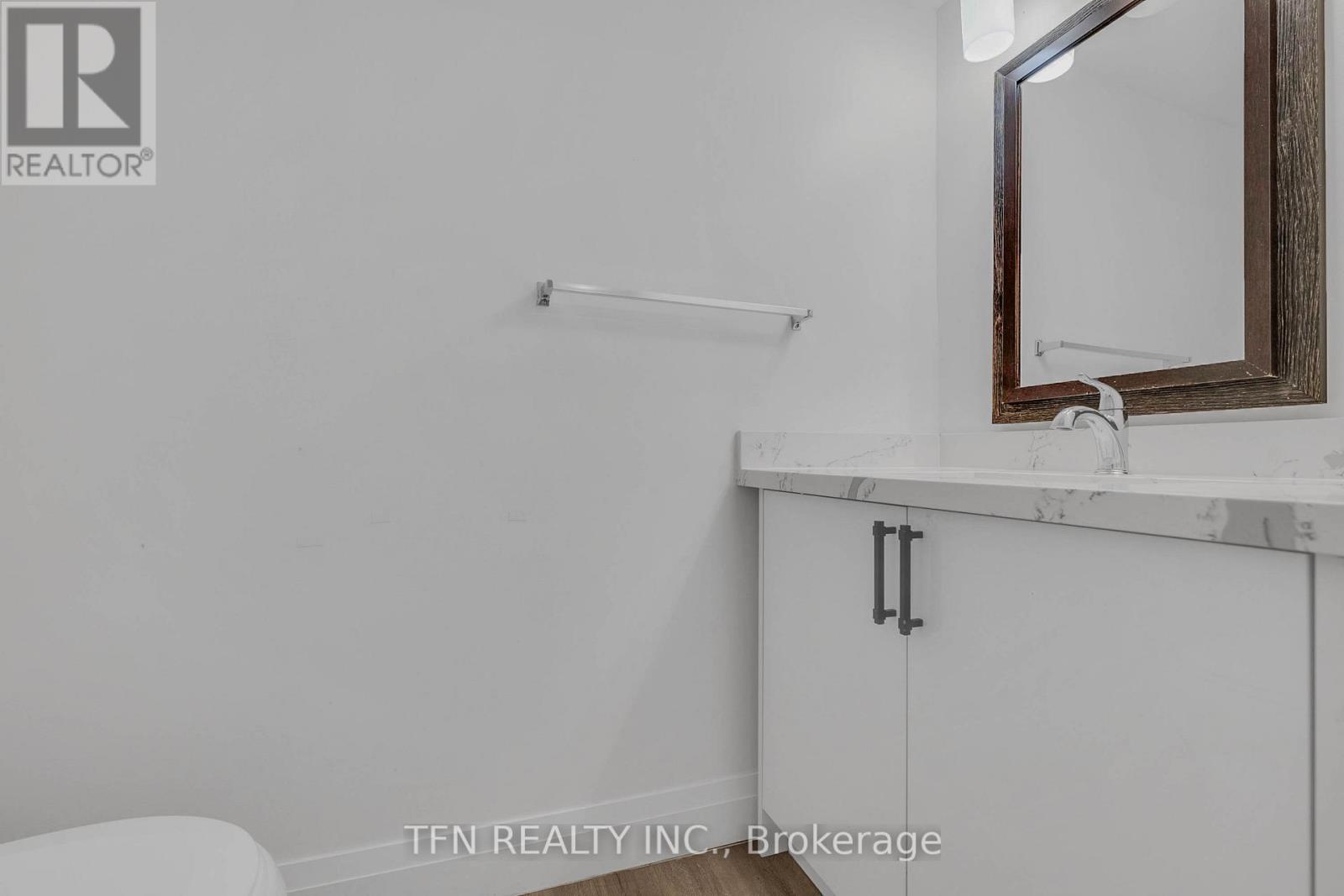 115 - 242 Milestone Crescent, Aurora, ON -